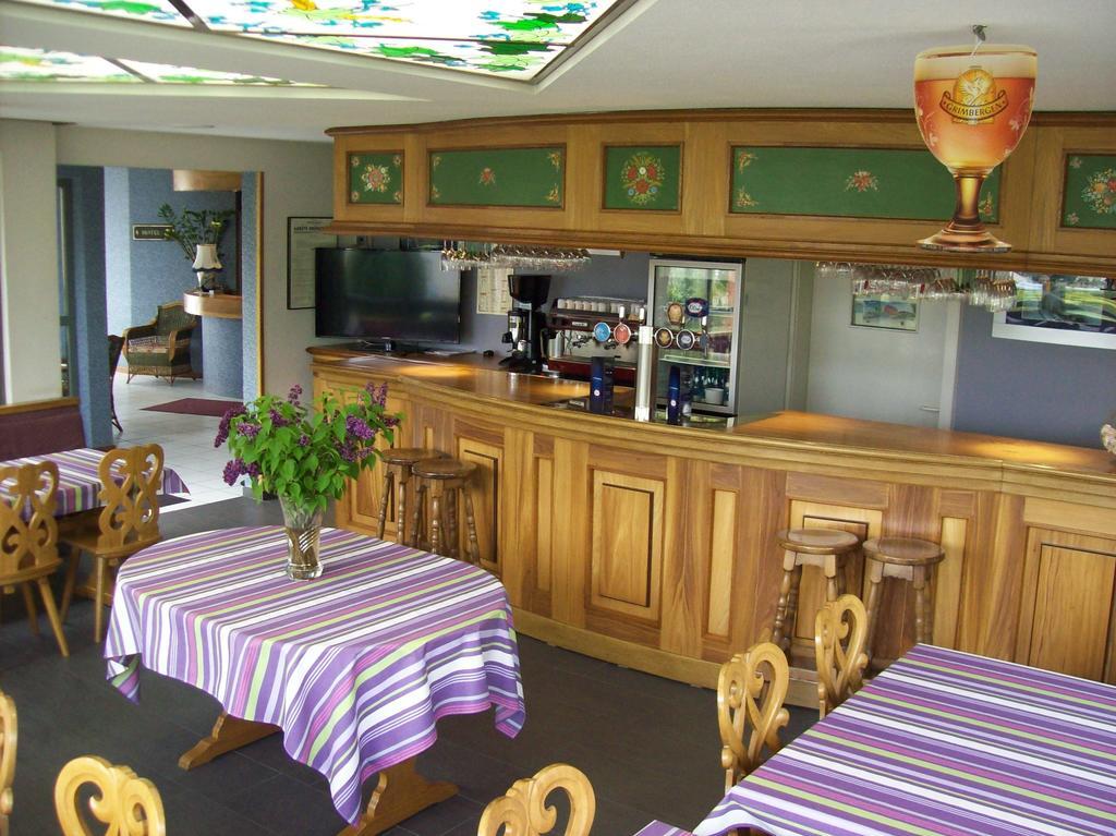 Hotel Restaurant La Tour Romaine - Haguenau - Strasbourg Nord Schweighouse-sur-Moder Zewnętrze zdjęcie