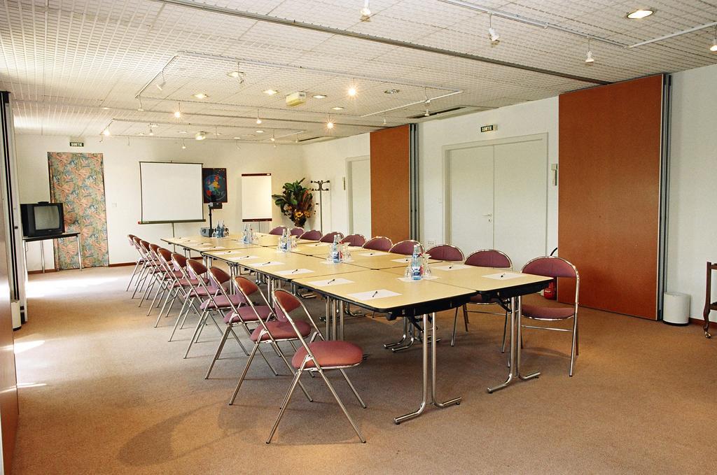 Hotel Restaurant La Tour Romaine - Haguenau - Strasbourg Nord Schweighouse-sur-Moder Zewnętrze zdjęcie