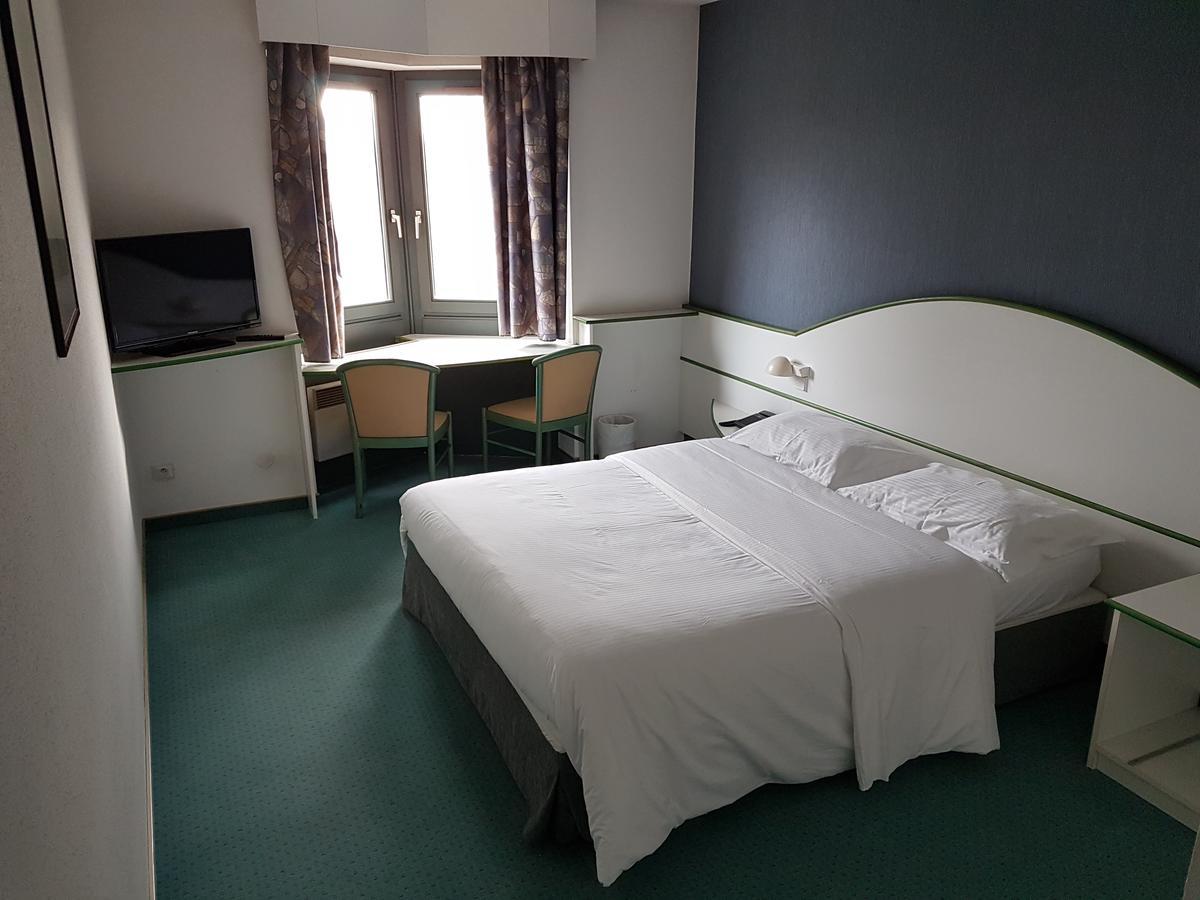 Hotel Restaurant La Tour Romaine - Haguenau - Strasbourg Nord Schweighouse-sur-Moder Zewnętrze zdjęcie